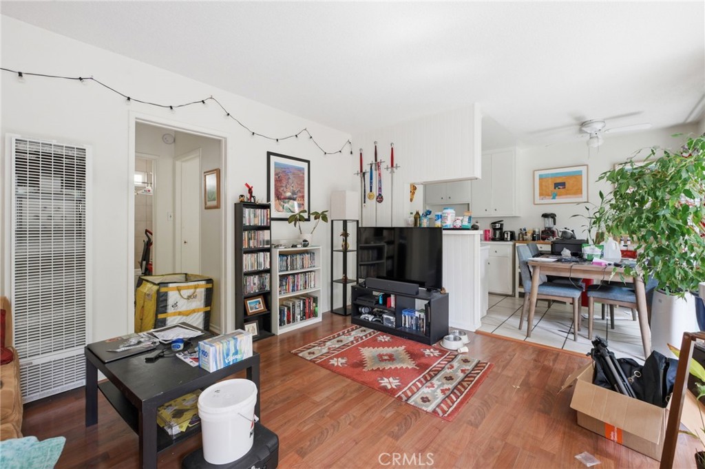 1547 S Westgate