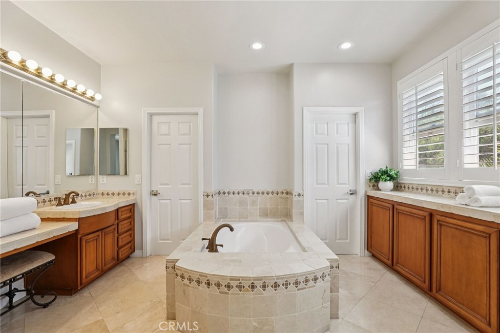 6 Westchester Court