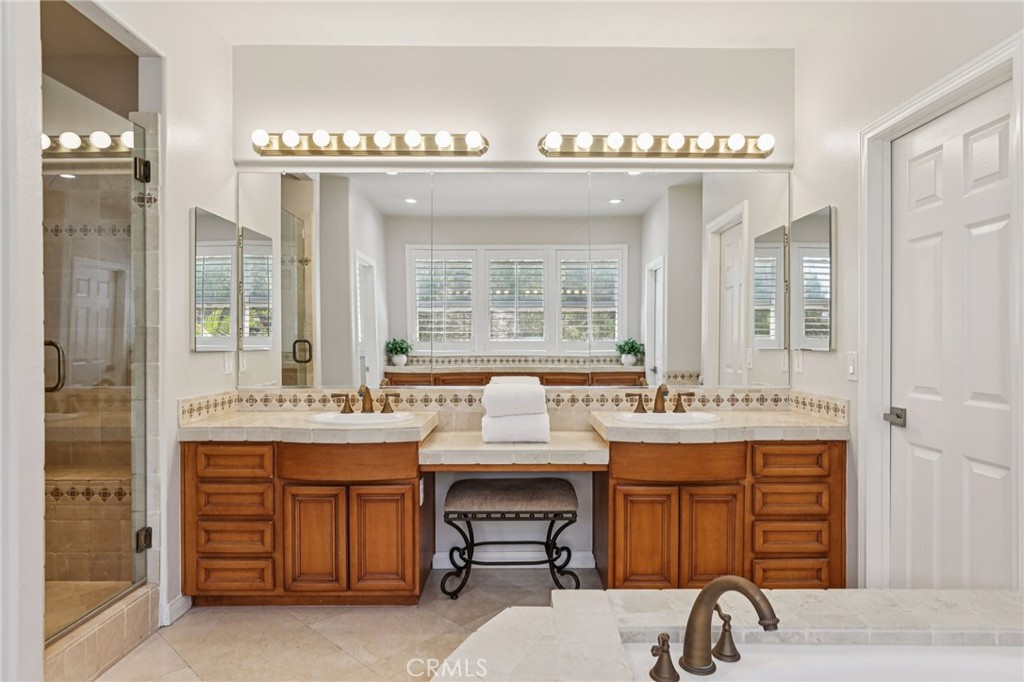 6 Westchester Court