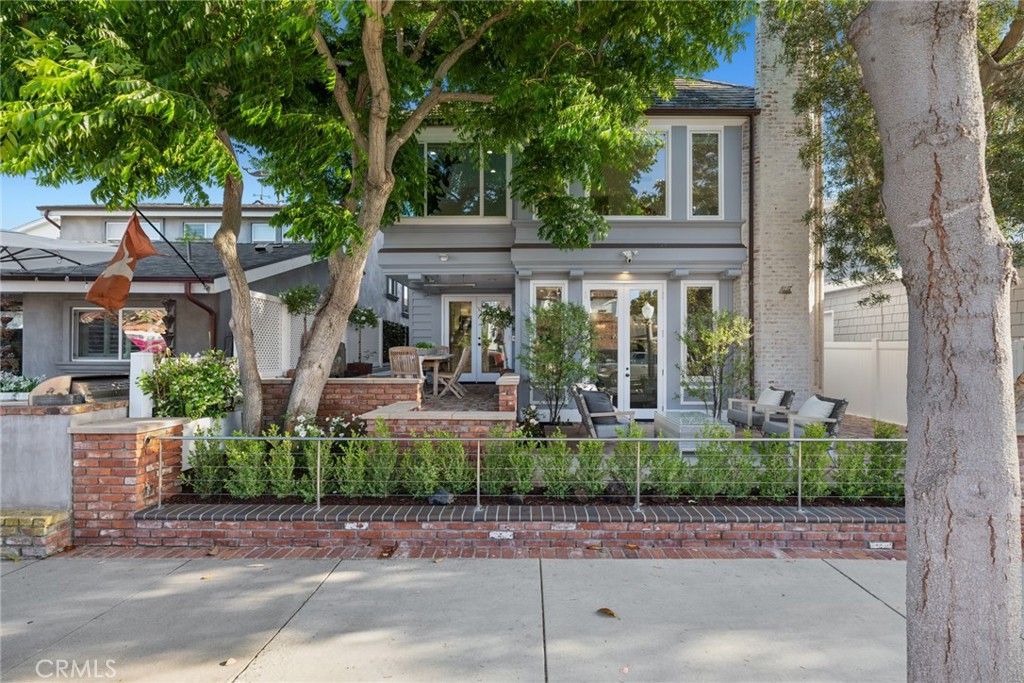 2117 Miramar Drive