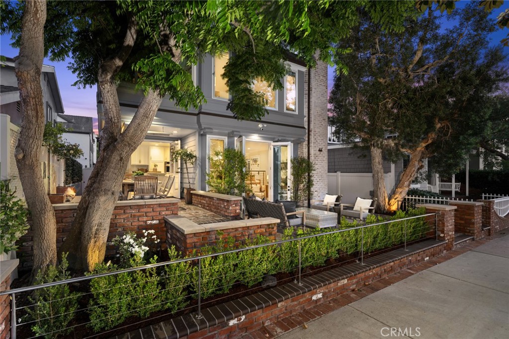 2117 Miramar Drive