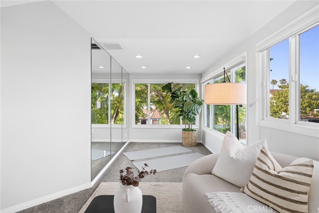2117 Miramar Drive