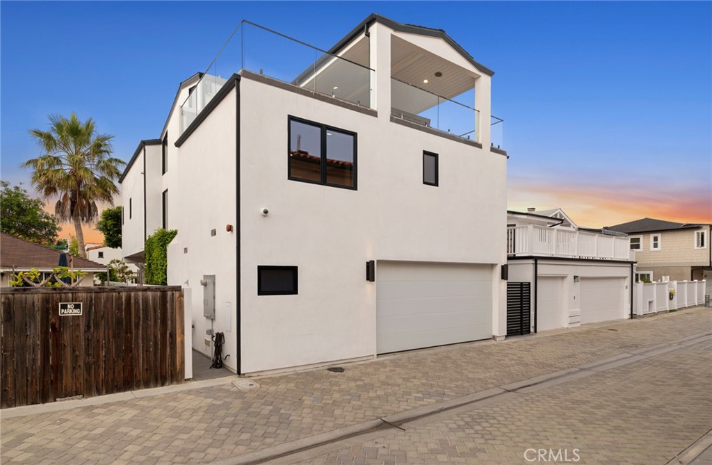 1717 E Ocean Boulevard