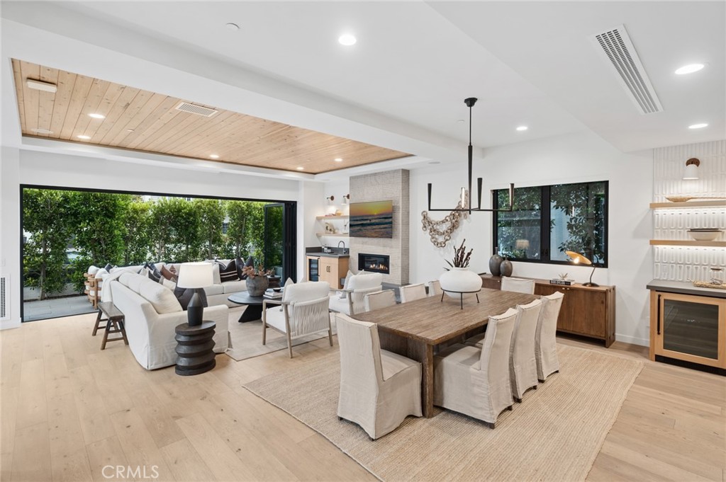 1717 E Ocean Boulevard