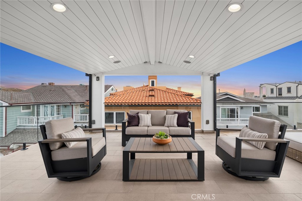 1717 E Ocean Boulevard