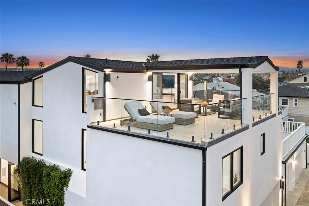 1717 E Ocean Boulevard