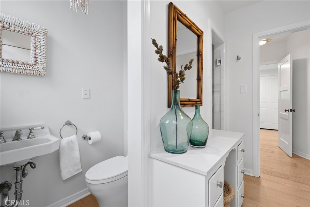 1411 E Bay