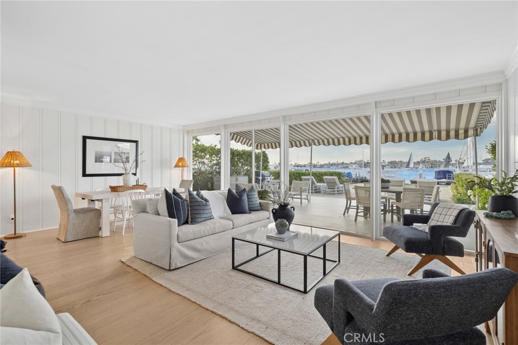 1411 E Bay