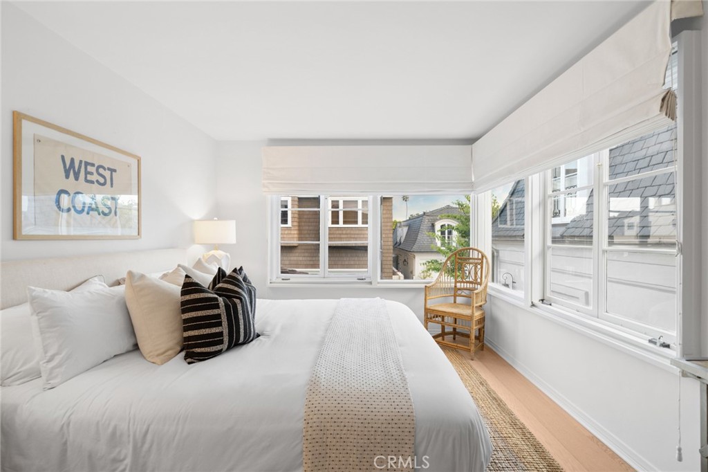 1411 E Bay