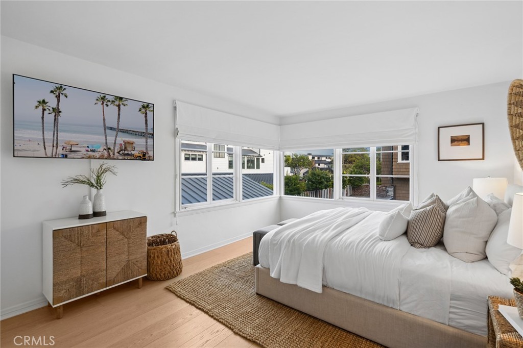 1411 E Bay