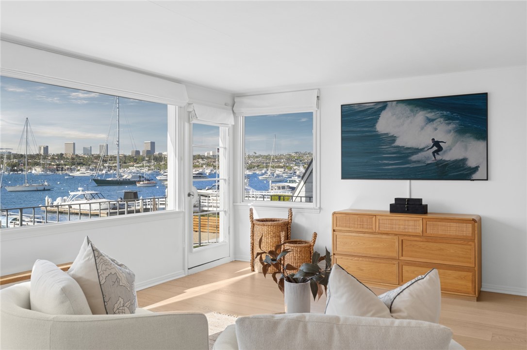 1411 E Bay