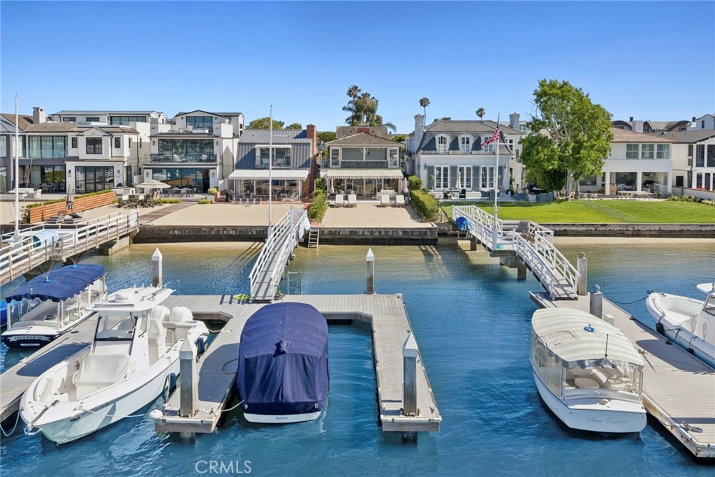 1411 E Bay