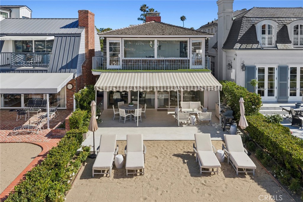 1411 E Bay