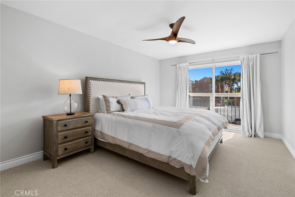 1202 E Balboa Boulevard