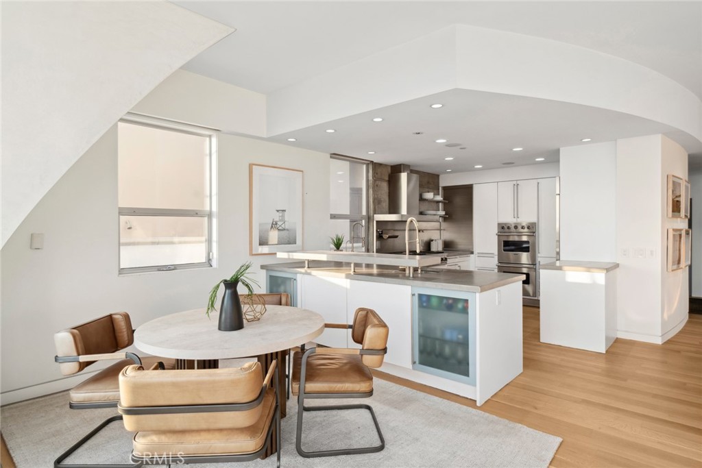 2144 E Oceanfront