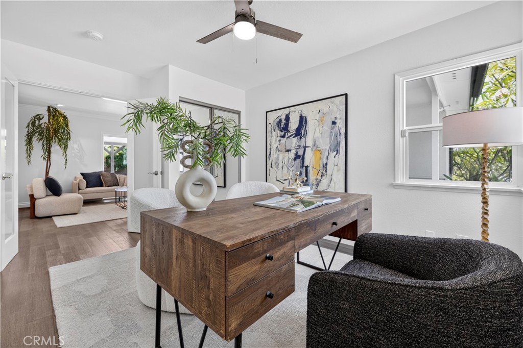 1030 E Oakmont