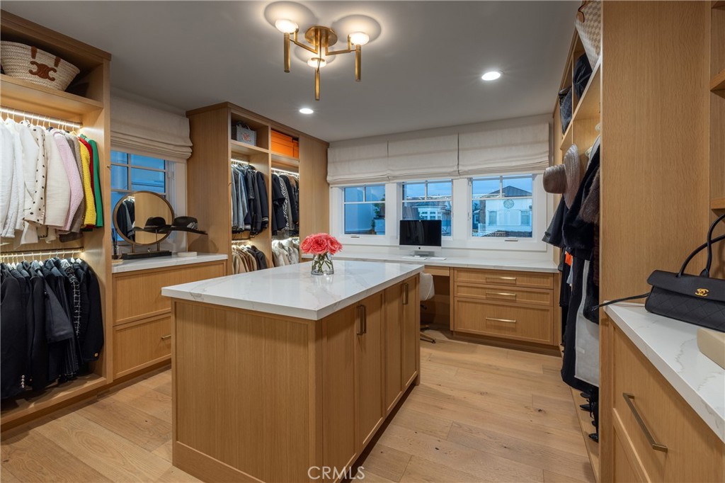 2771 Bayshore