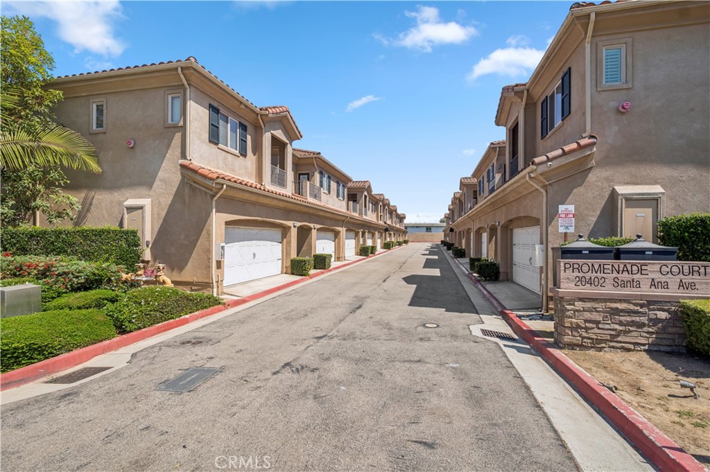 20402 Santa Ana 13