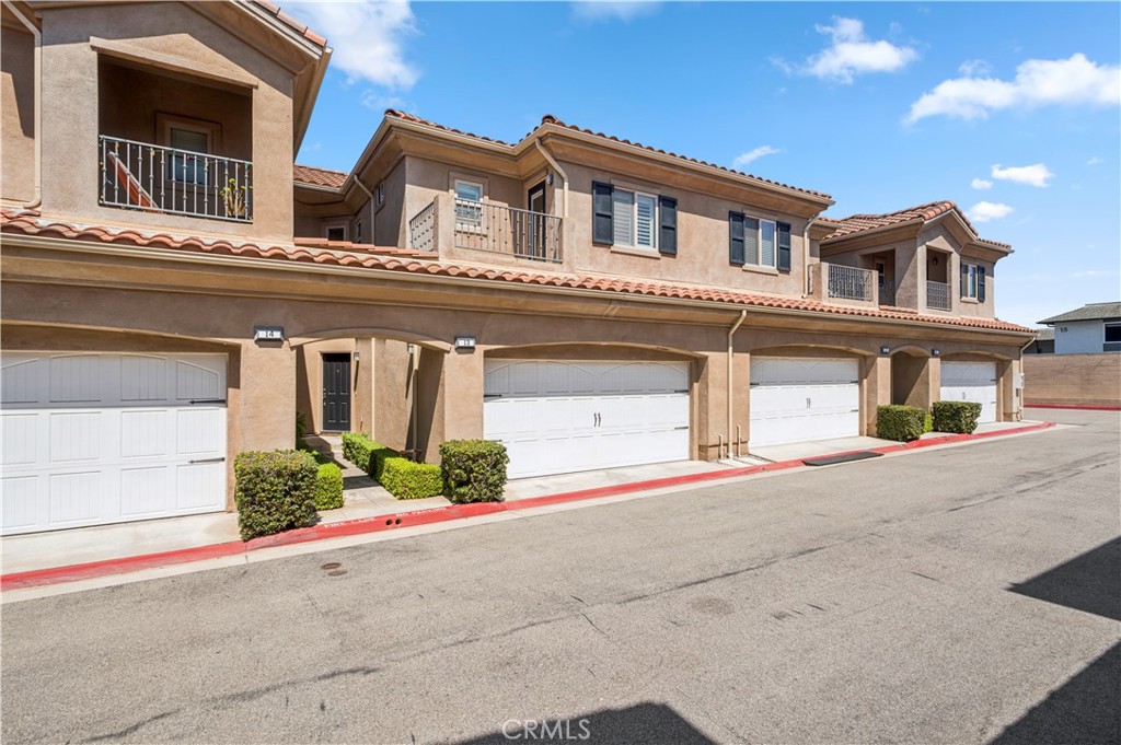 20402 Santa Ana 13
