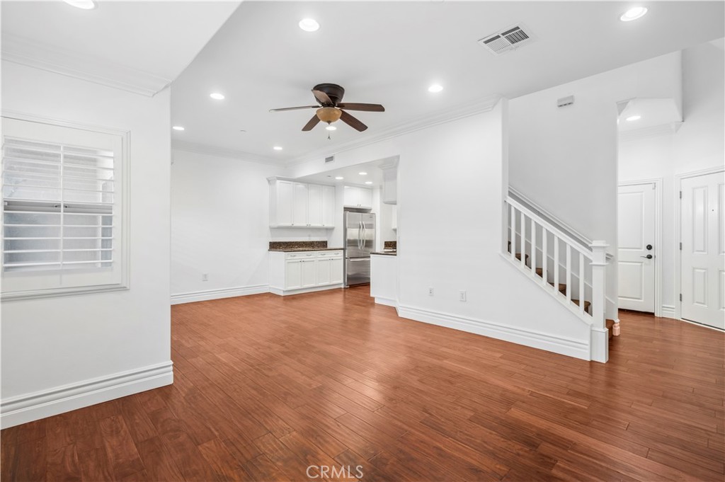 20402 Santa Ana 13