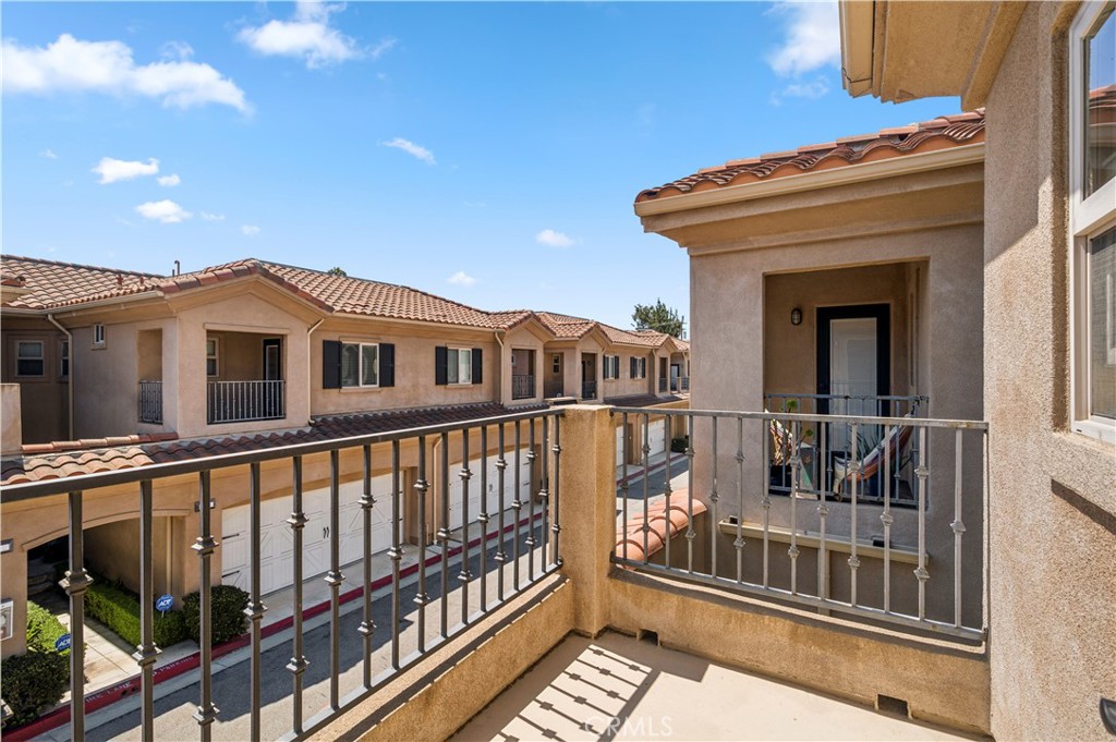 20402 Santa Ana 13