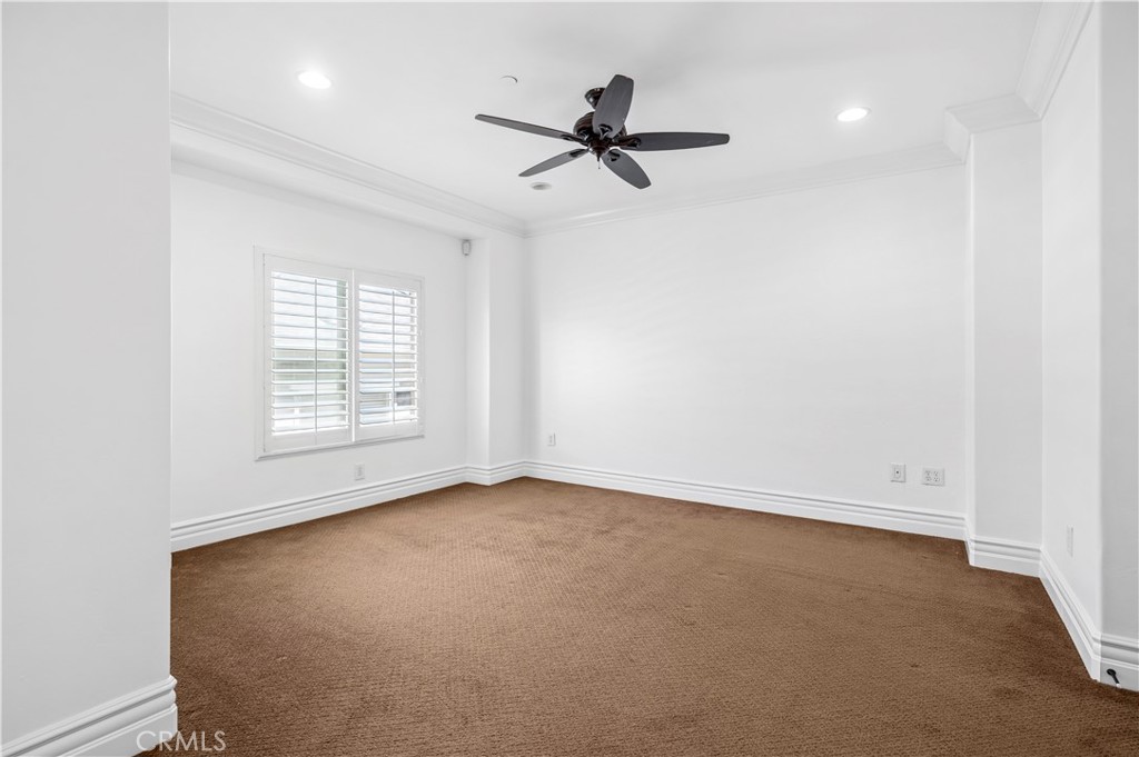 20402 Santa Ana 13
