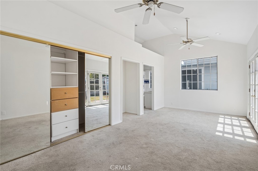 284 E 18th