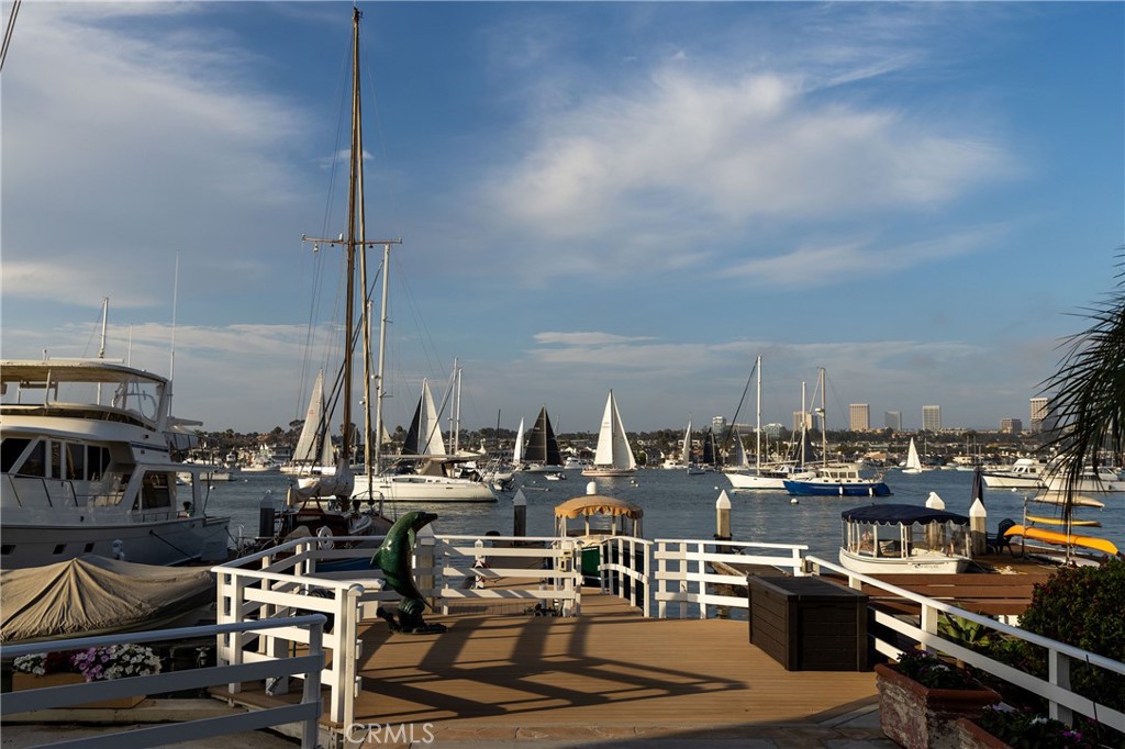 1114 E Balboa Boulevard
