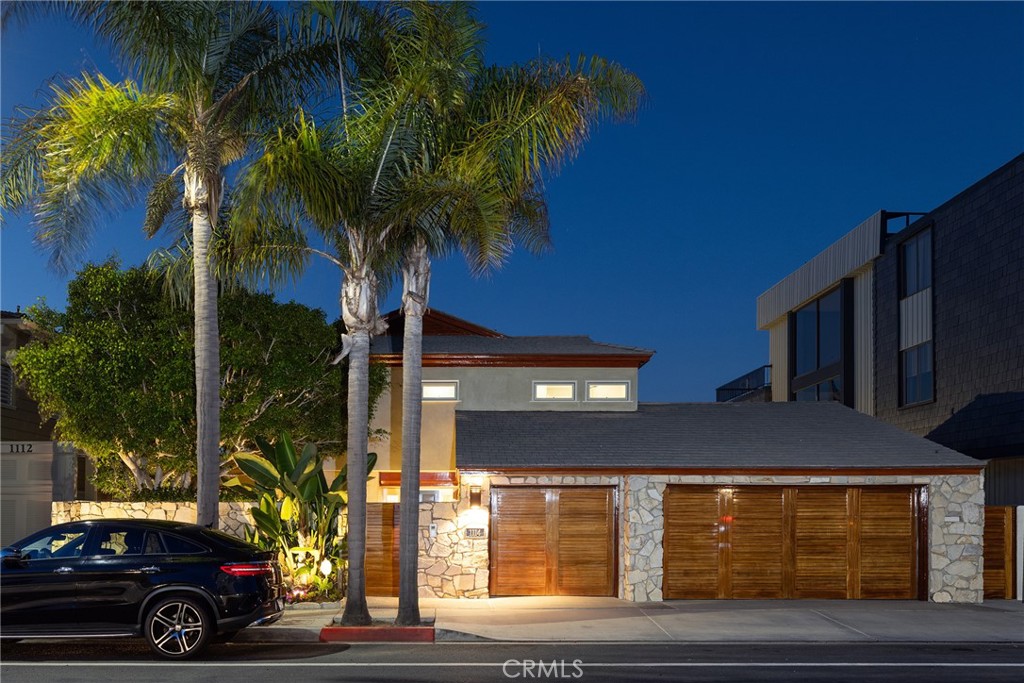 1114 E Balboa Boulevard