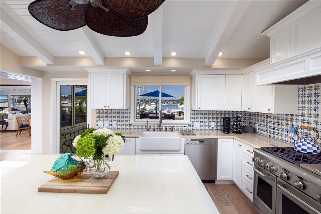 1114 E Balboa Boulevard