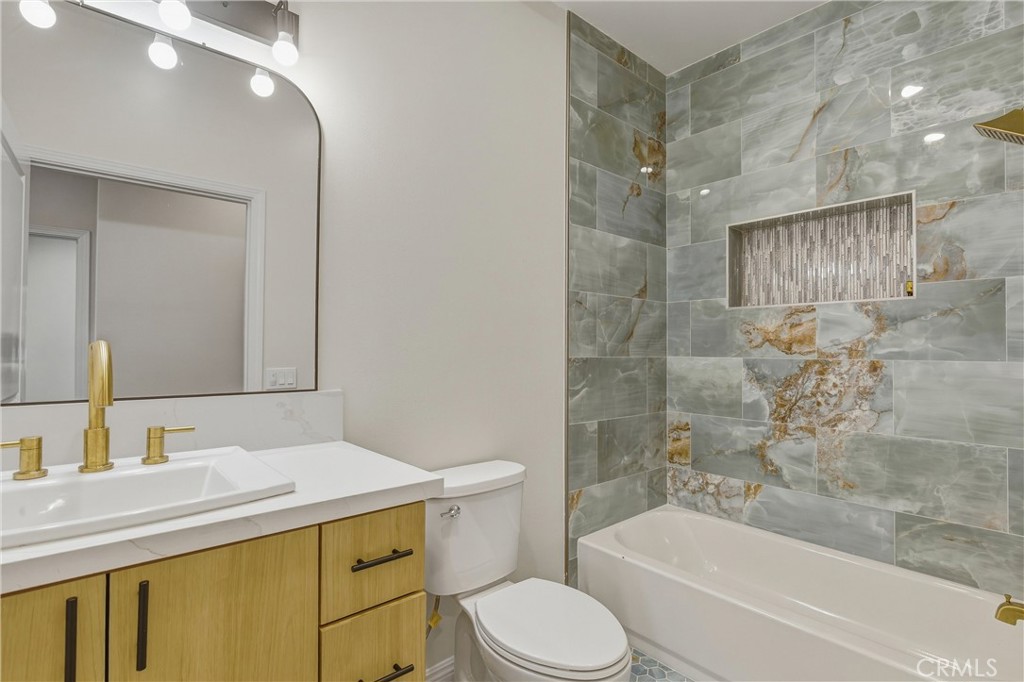 13360 Santa Ysabel Drive
