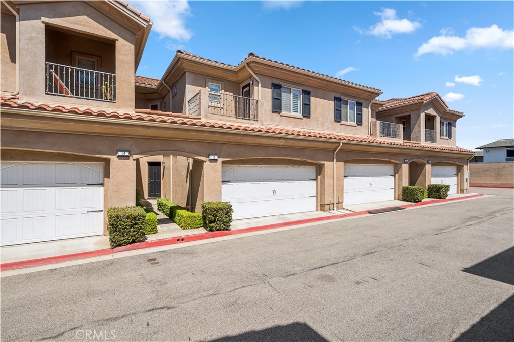 20402 Santa Ana 13