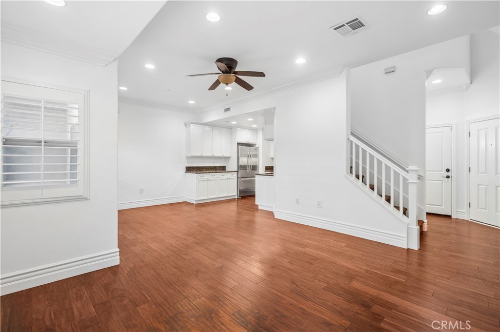 20402 Santa Ana 13