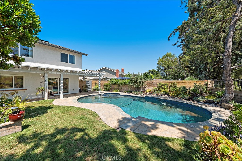 27152 Puerta Del Oro