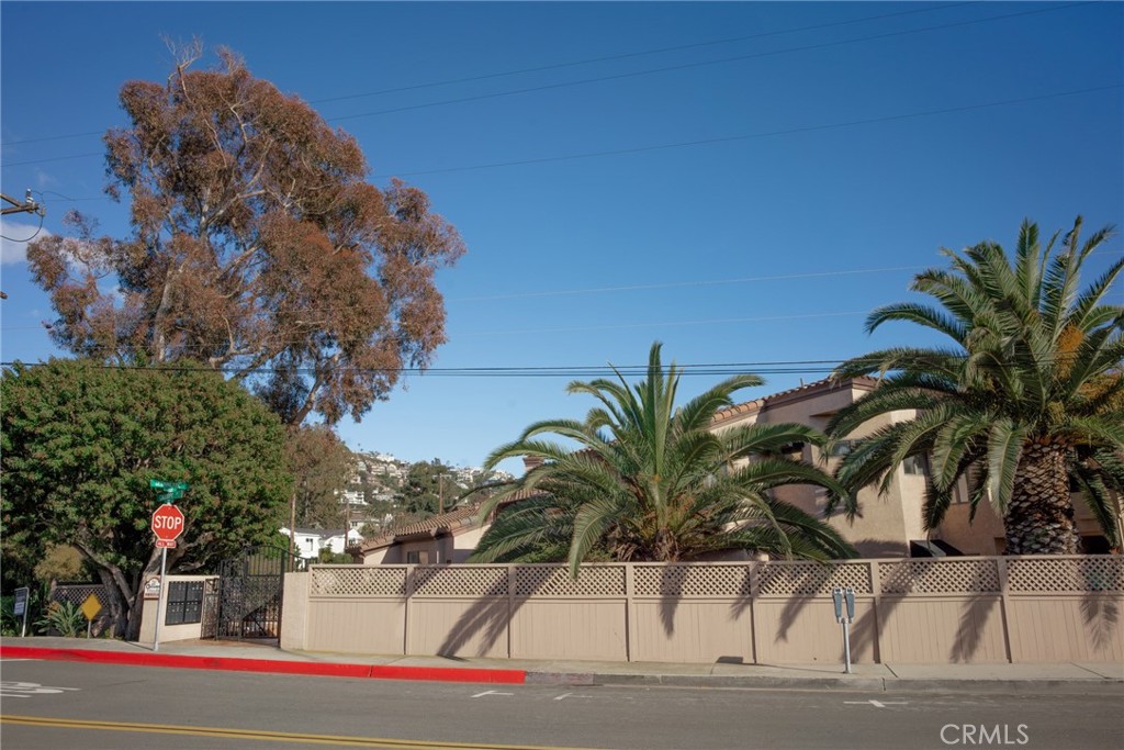 245 Calliope Street 2