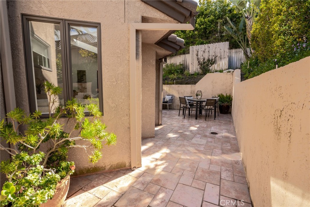 245 Calliope Street 2