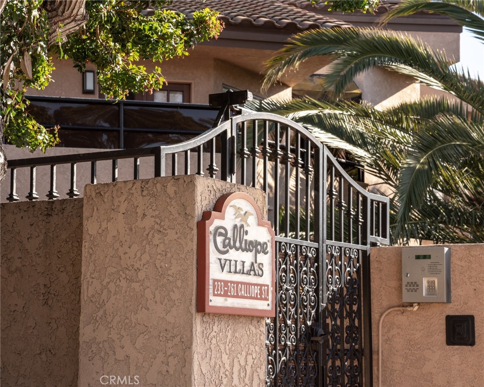 245 Calliope Street 2