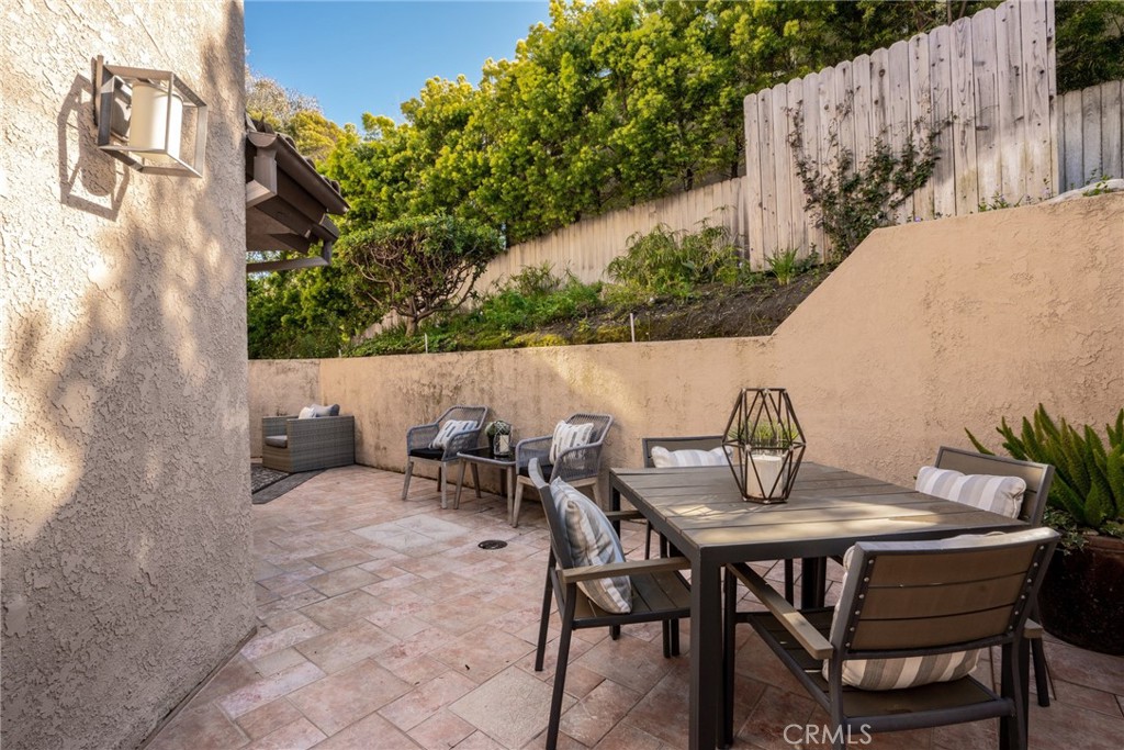 245 Calliope Street 2