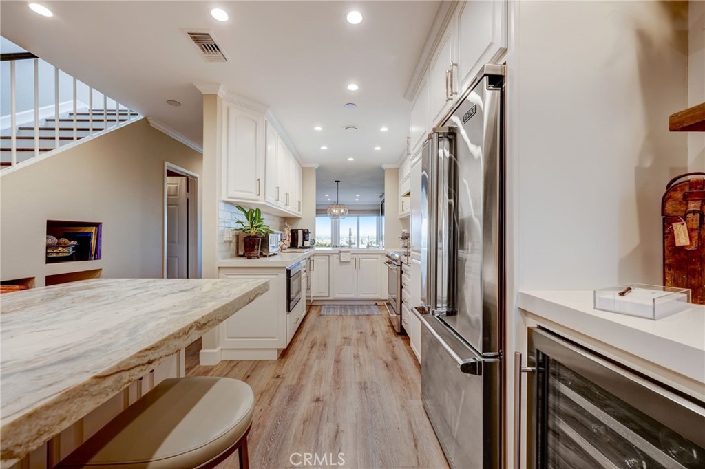 2243 Pacific Avenue 12