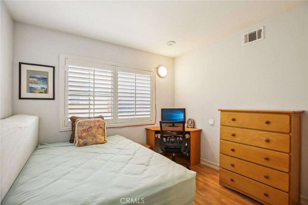 489 W Summerfield Circle