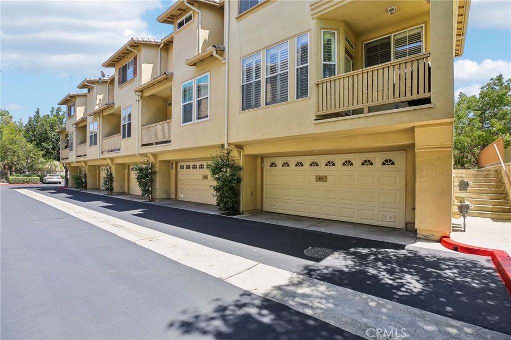 489 W Summerfield Circle