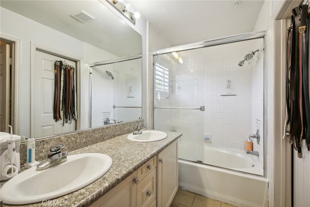 489 W Summerfield Circle