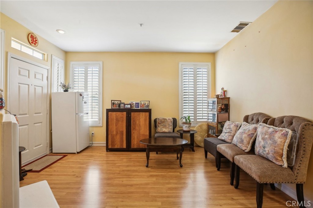 489 W Summerfield Circle