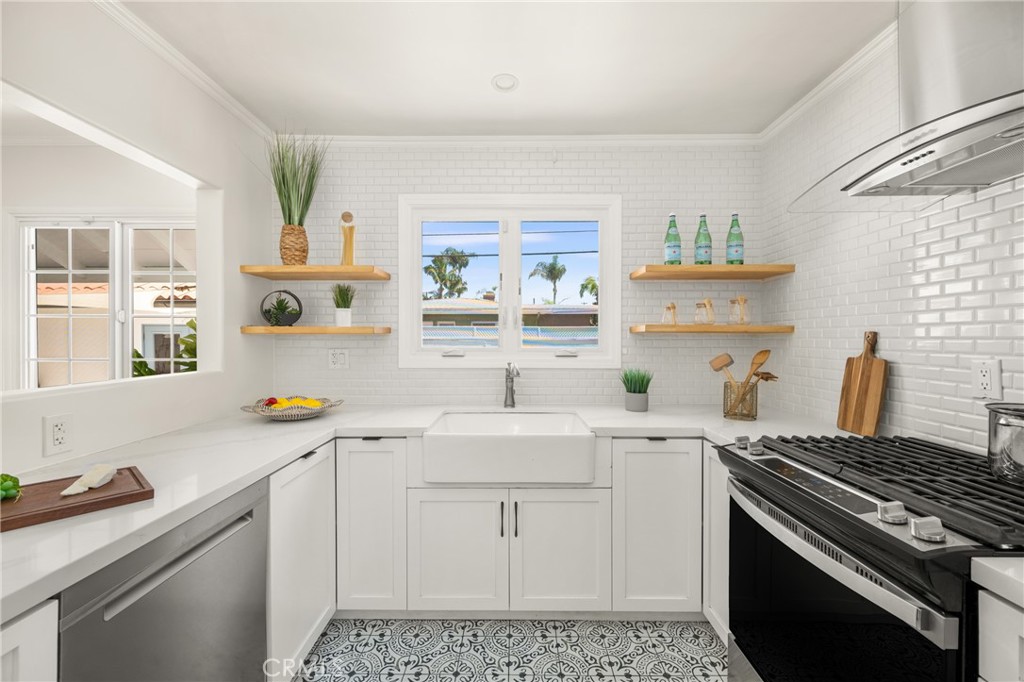 3684 Woodruff Avenue