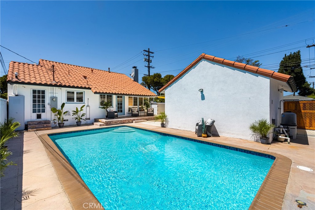 3684 Woodruff Avenue