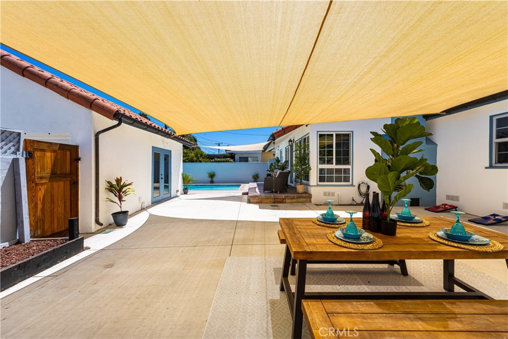 3684 Woodruff Avenue