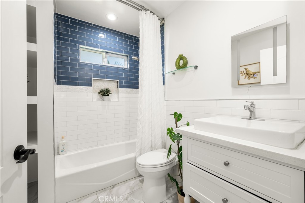 3684 Woodruff Avenue