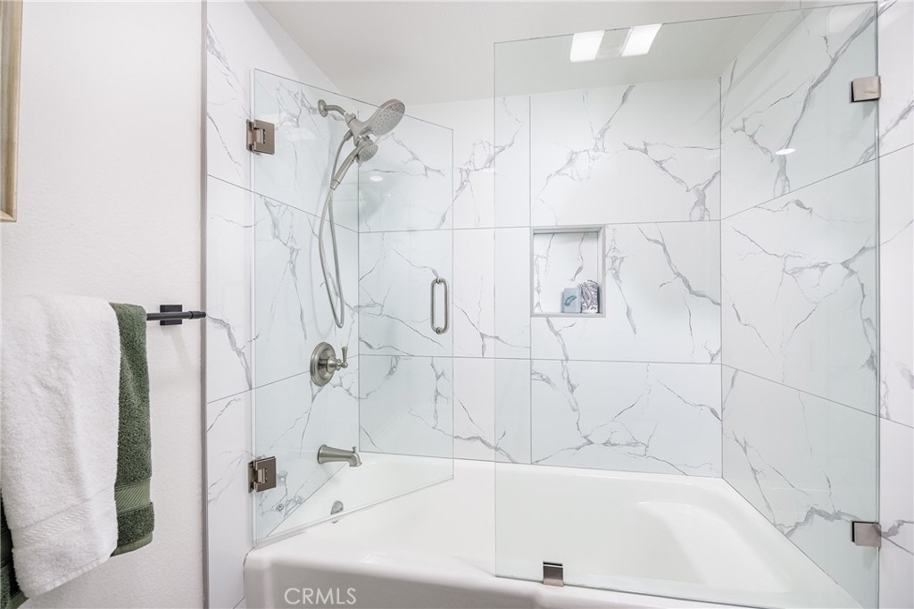 562 Avenida Sevilla D