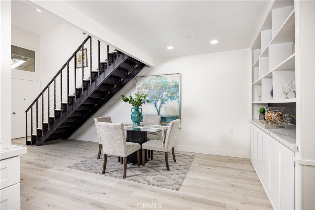 562 Avenida Sevilla D