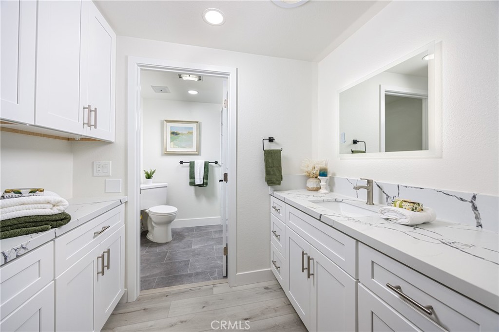 562 Avenida Sevilla D